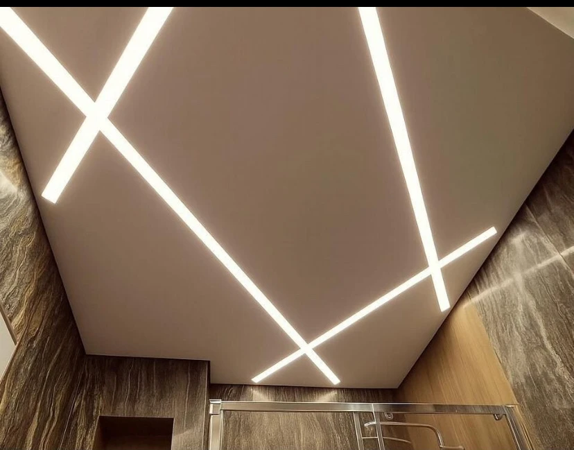 Дизайнерский потолок со Smart LED-подсветкой